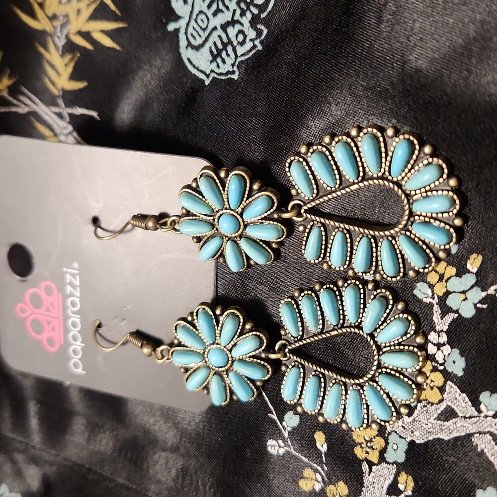 Paparazzi Turquoise Flower Earrings